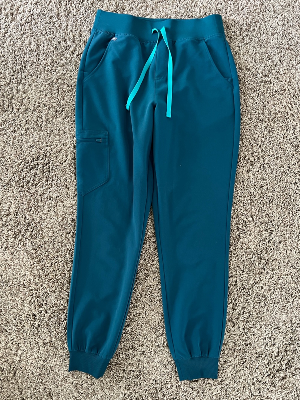 LIKE NEW FIGS Caribbean Blue High Waisted Zamora Jogger Scrub Pant™ MEDIUM TALL.